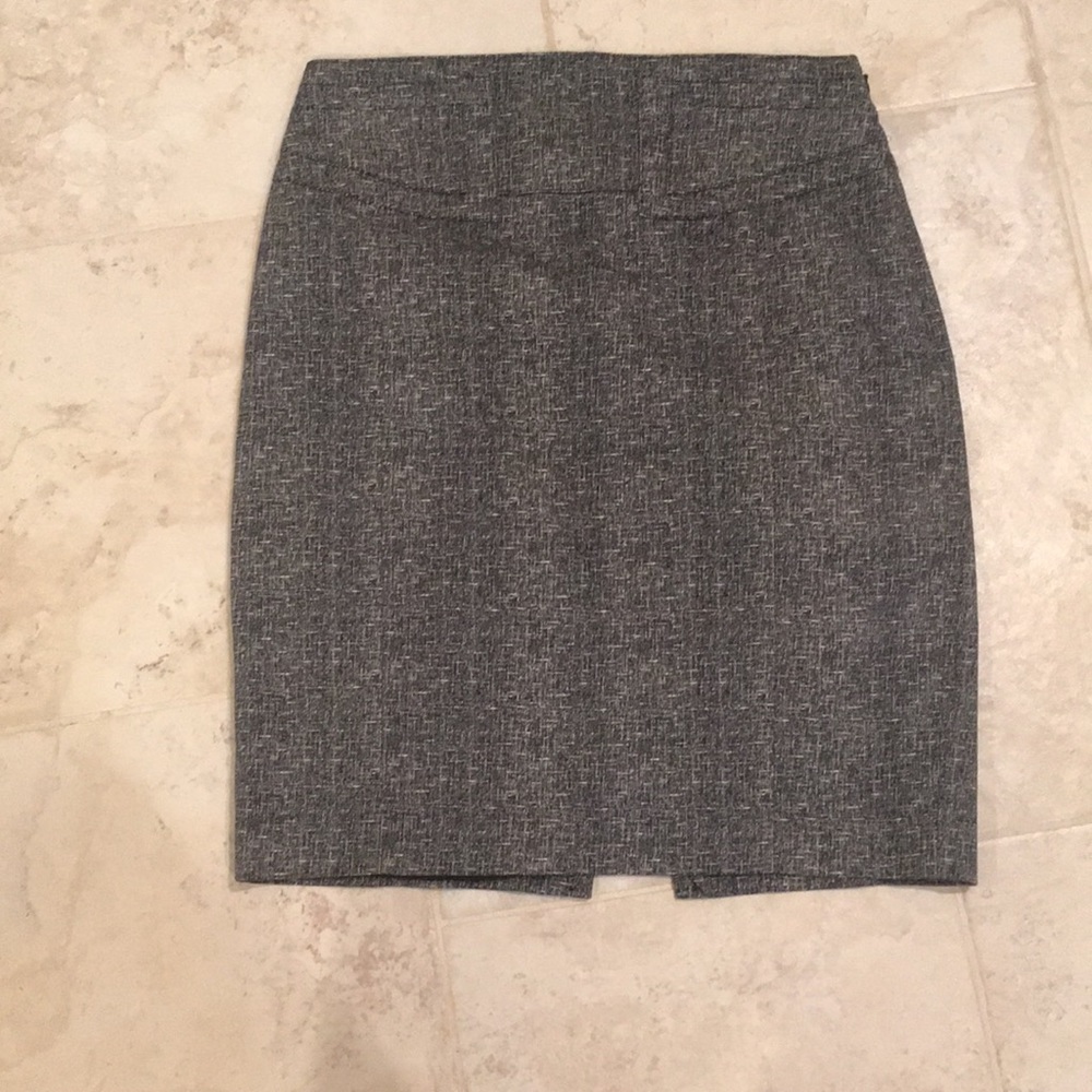 Grey pencil skirt